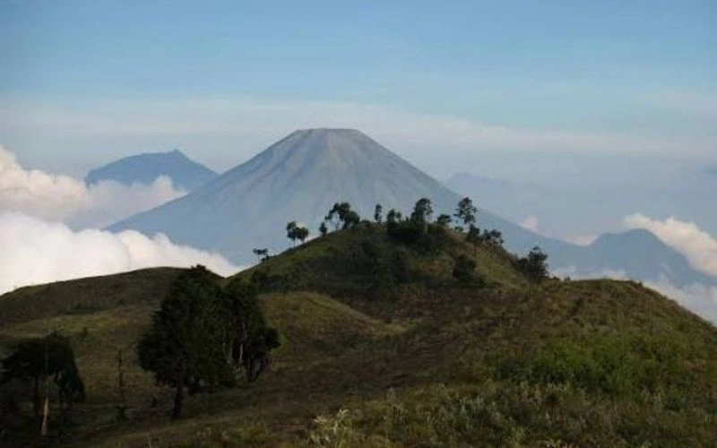 Java Lava Mountain Climbing Group