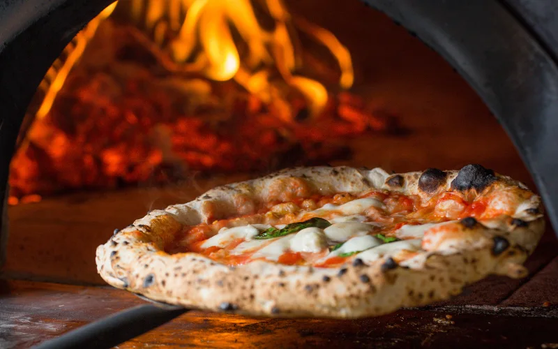 Izzi Pizza The Mozzarella Bubbles in Pondok Indah
