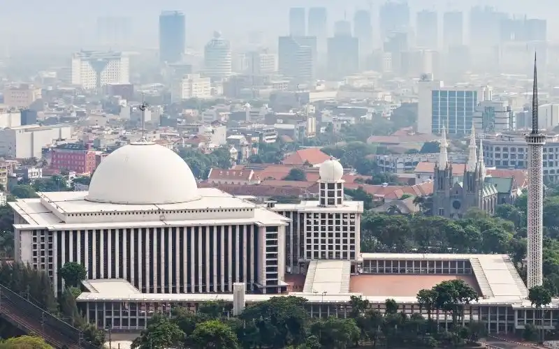 Accommodating Noise Levels from Nearby Mosques in Indonesia