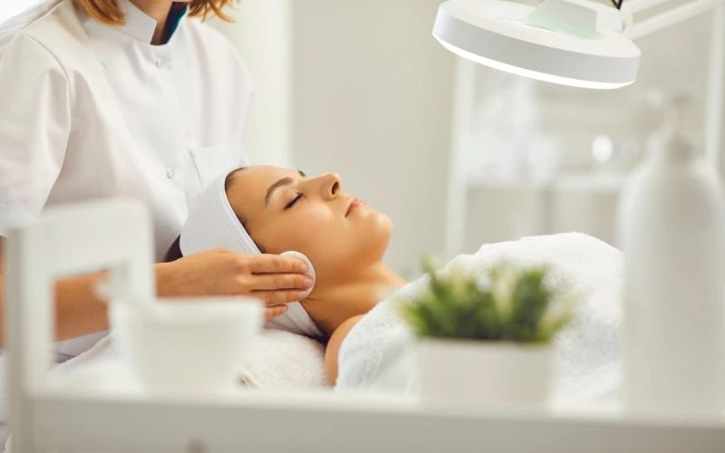 Beauty Salons and Skin Care in Indonesia