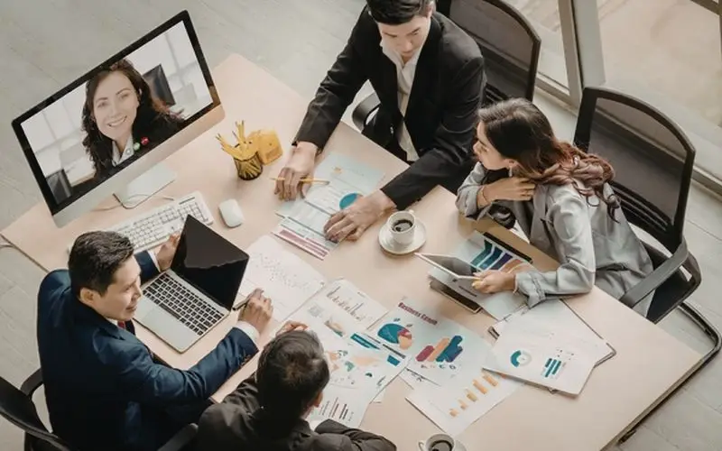 Business Across Cultures - Digital Communication in the Indonesian Workplace