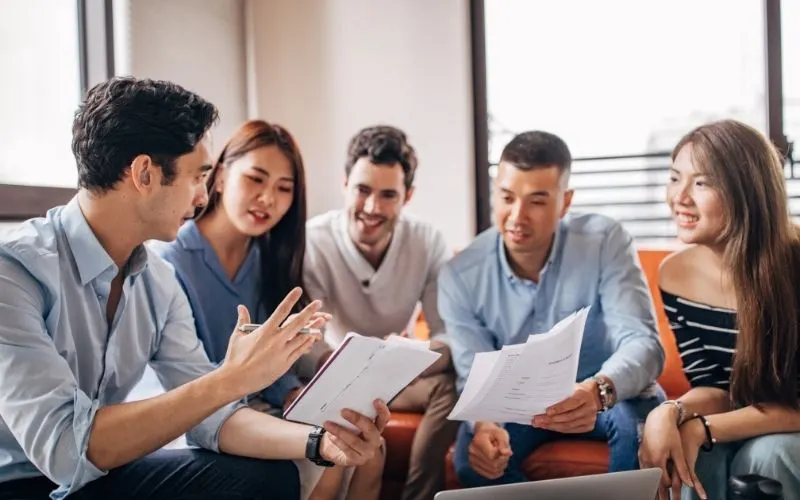 Cross Cultural Understanding Indonesians and Expatriates Working Together