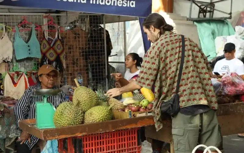 Nine Ways to Spend a Dollar in Indonesia
