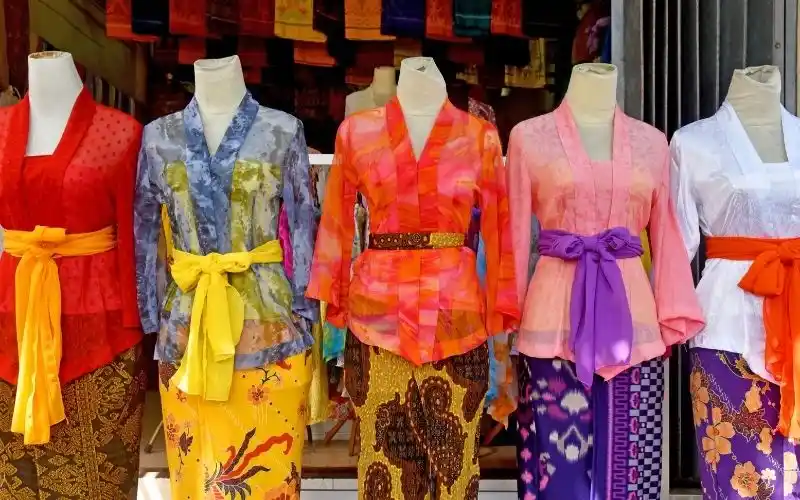 The Kebaya – An Indonesian Traditional Dress for Women